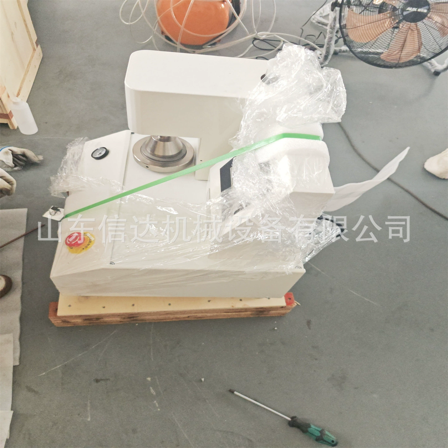 Автоматическая машина для испытания на прочность на разрыв без сильного магнитного поля и источника вибрации Плоский и устойчивый верстак