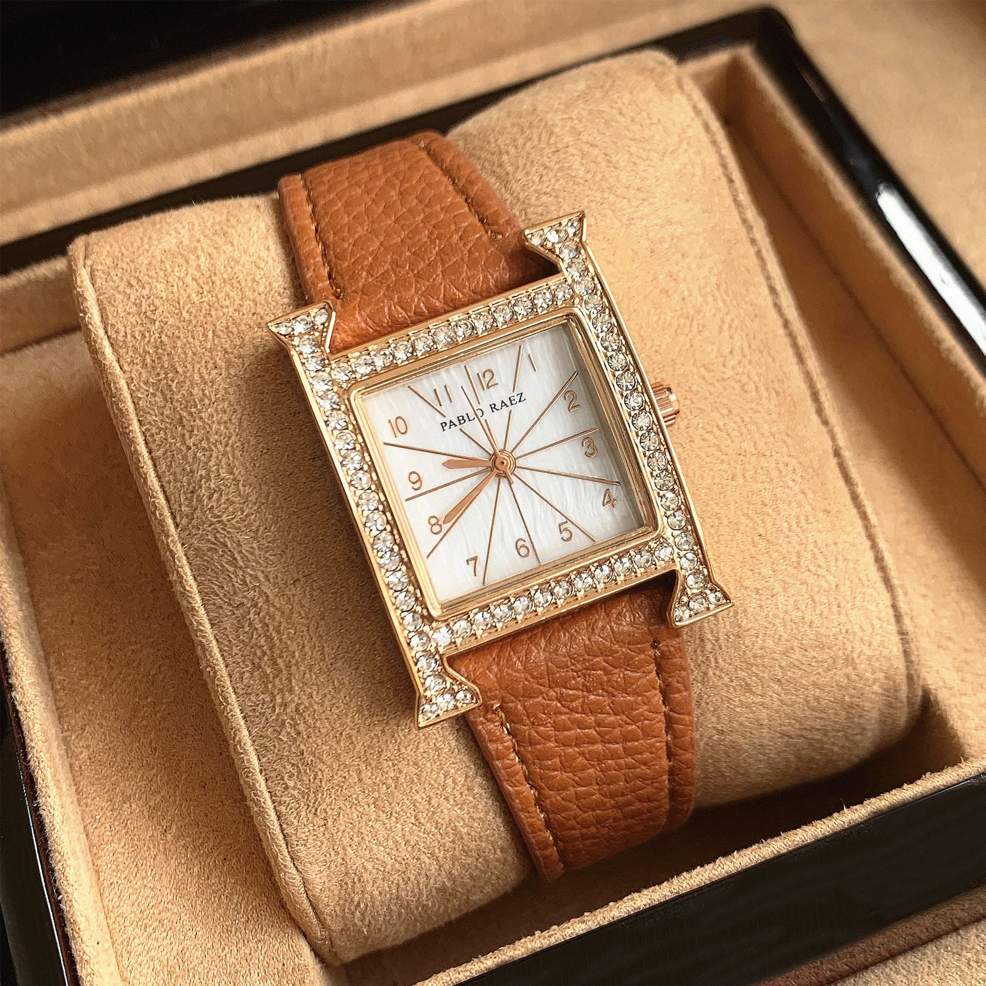 2024 Nové, nejprodávanější hodinky Špičkové lehké luxusní dámské hodinky Instagram Luxusní plně automatické vodotěsné hodinky Autentické_voghion.com