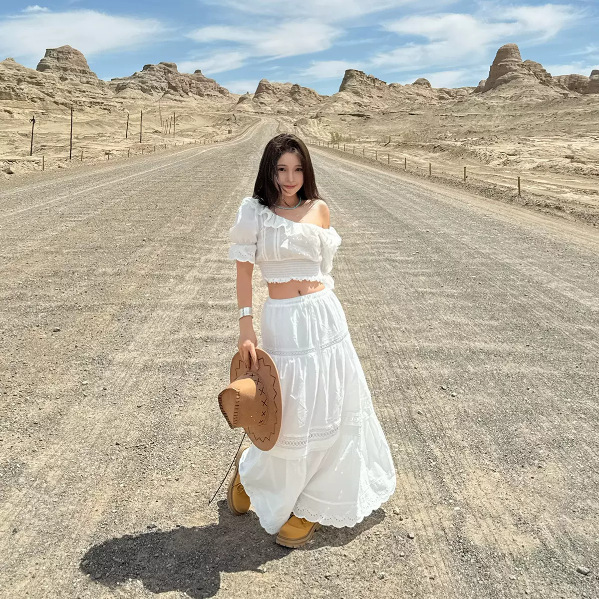 蕾丝花边泡泡袖衬衫上衣女夏半裙套装法式镂空花边打揽短款上衣