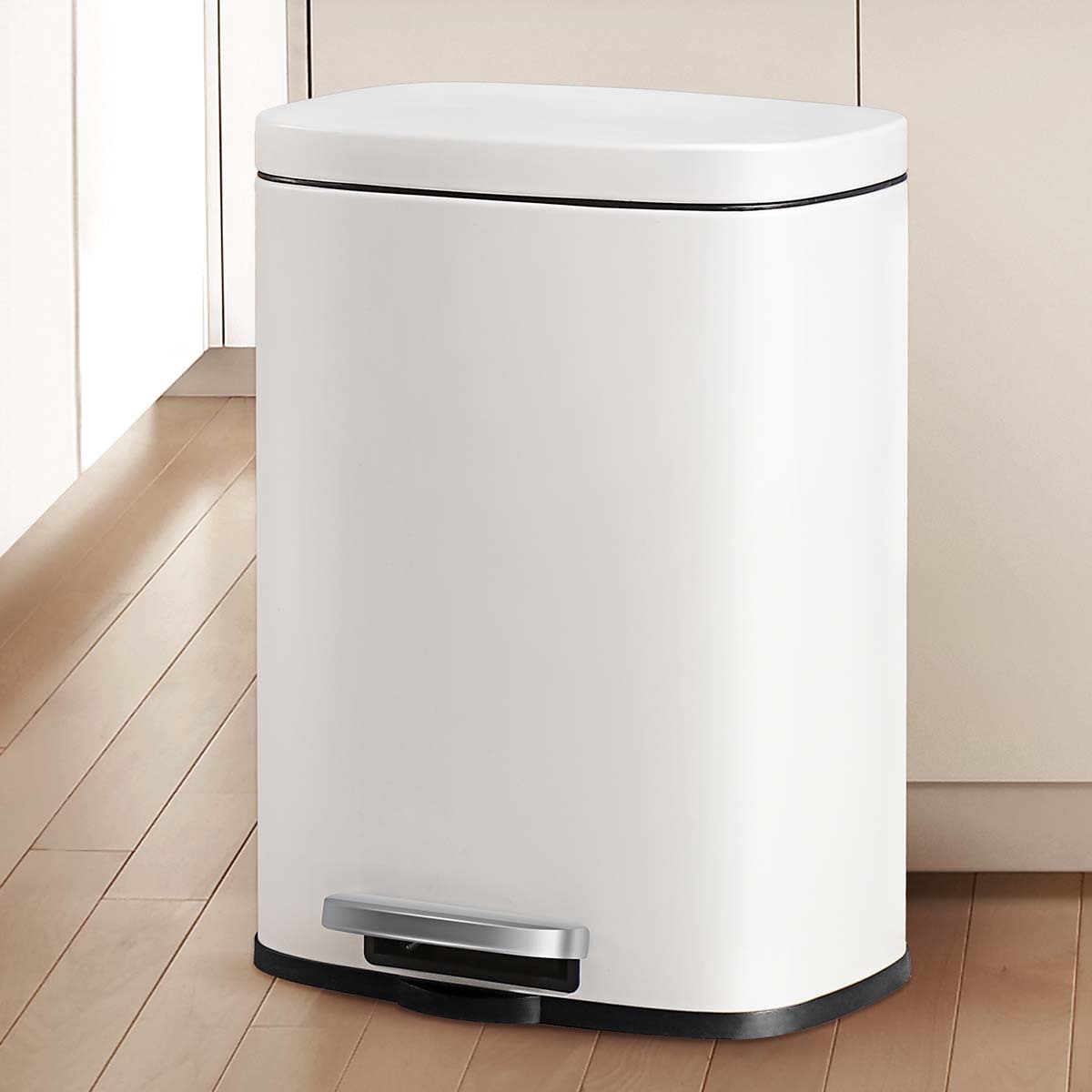 Cubierta fija blanca mate, bote de basura curvo cuadrado, sala de estar, cocina, bote de basura, pie simple, pie, bote de basura