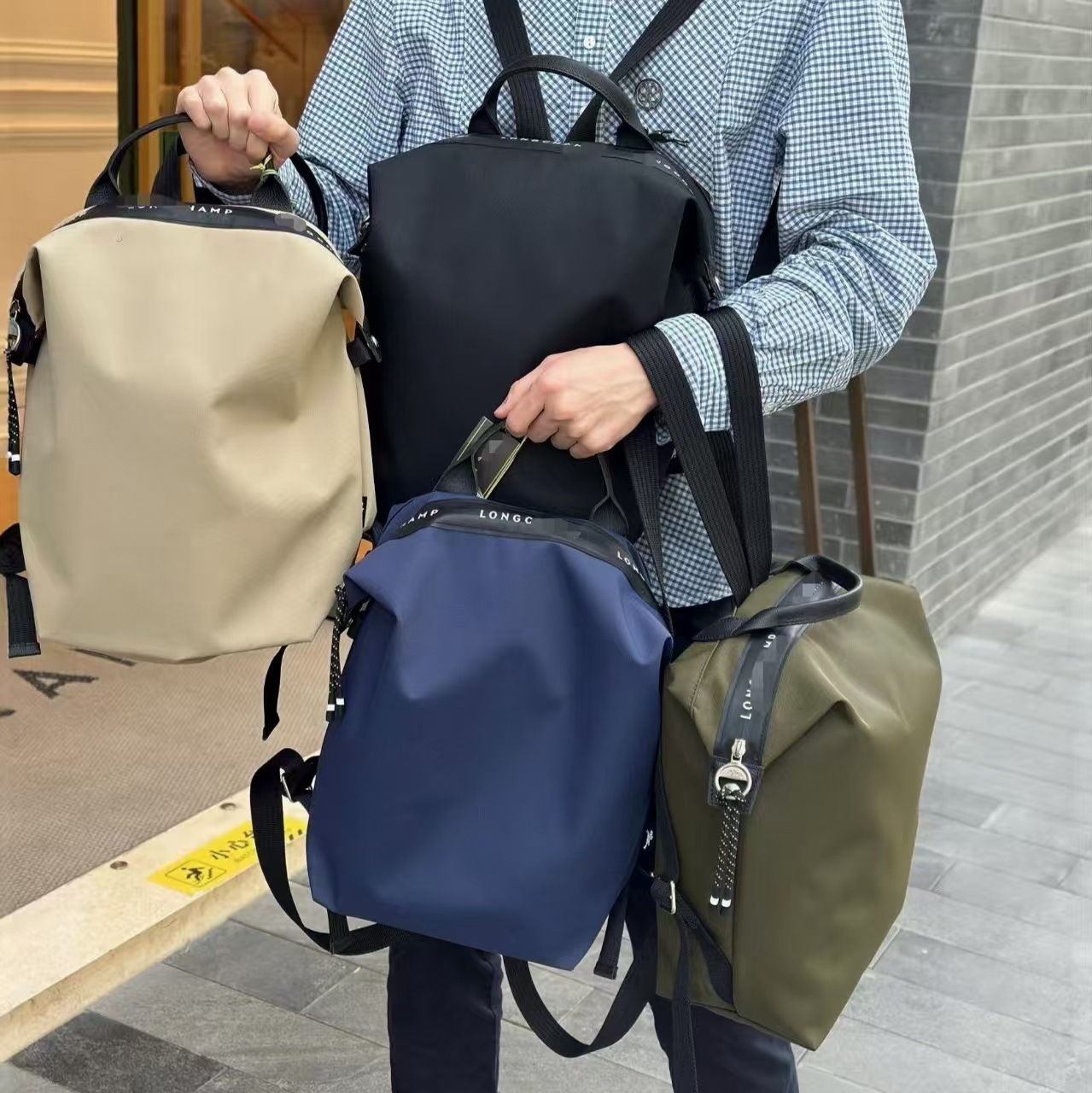 龙骧双肩背包energy系列防泼水双肩包加厚男女同款大容量轻便书包