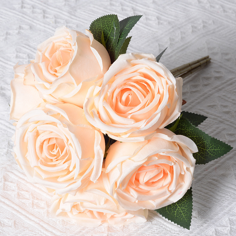 Rosa artificial 7-cabeza imperial concubina Rosa sosteniendo Flor de estilo europeo Flor de seda boda Hotel sala de estar decoración transfronteriza al por mayor