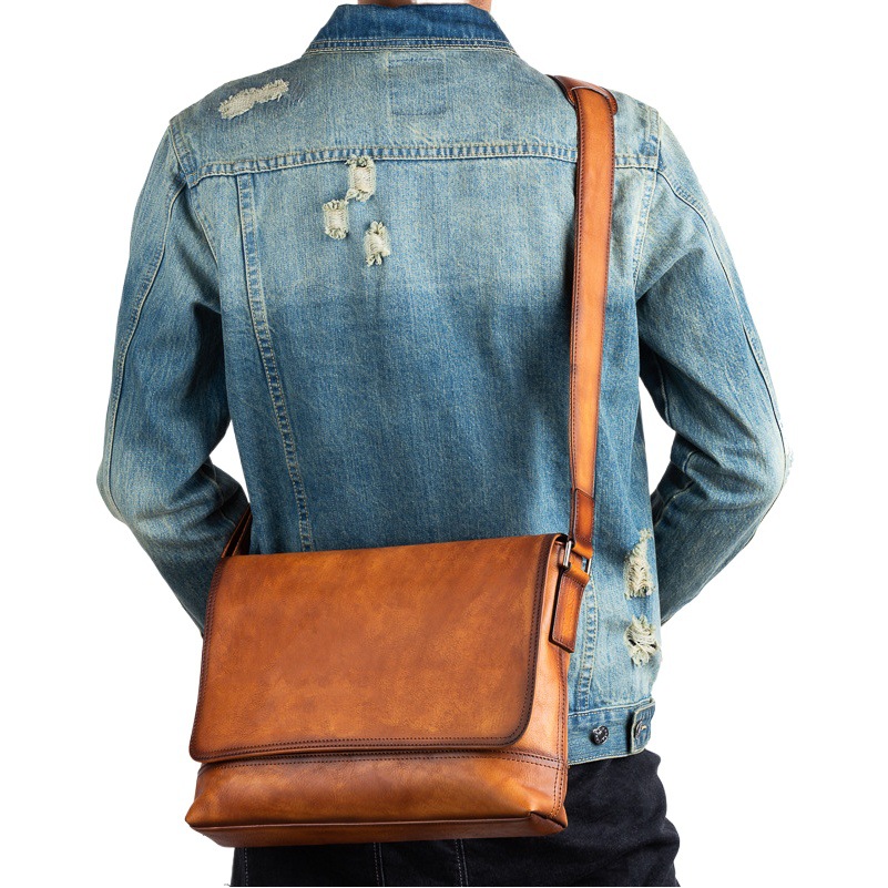 Vintage Casual Crossbody Bag Made from Top-Grain Vegetable-Tanned Cowhide Leather