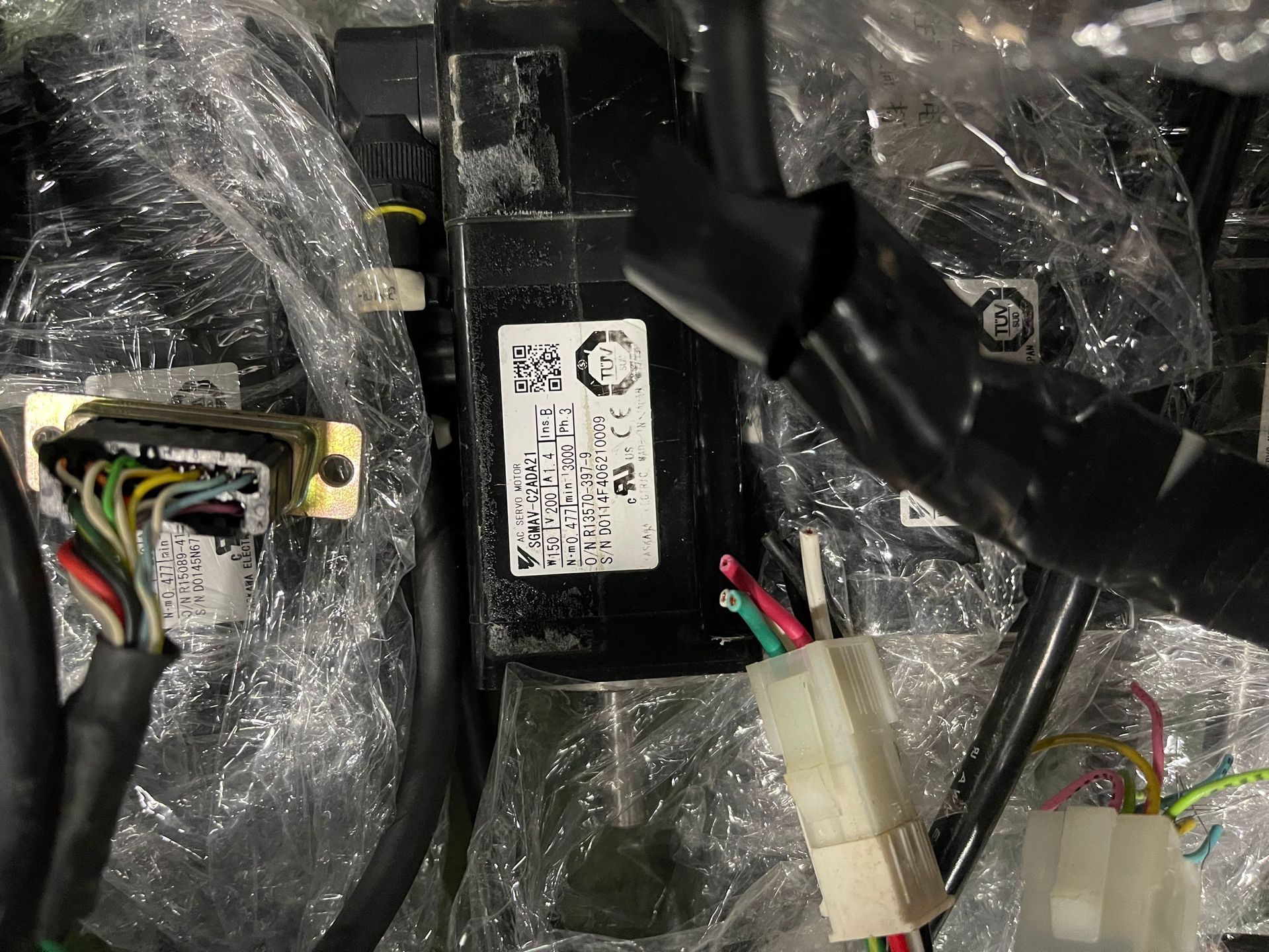 安川伺服电机SGMAV-C2ADA21