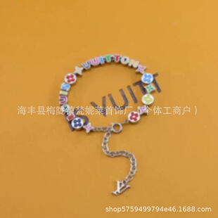 �H�Ҭm�Ųʺ���ĸ�����b����~����朳���Ů�廨�OӋ�r�п羳ֱ�N
