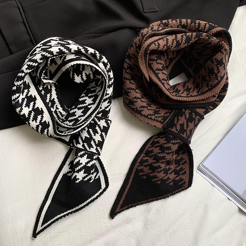 Bufandas de punto de alta sensación de nuevo estilo coreano otoño invierno versátil tablero de ajedrez perforación toallas de orejas perezosas cruzada guillera