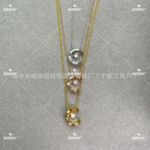 V金高版精雕CNC镶钻18k玫瑰金coco灵动菱格纹水冰月吊坠项链批发