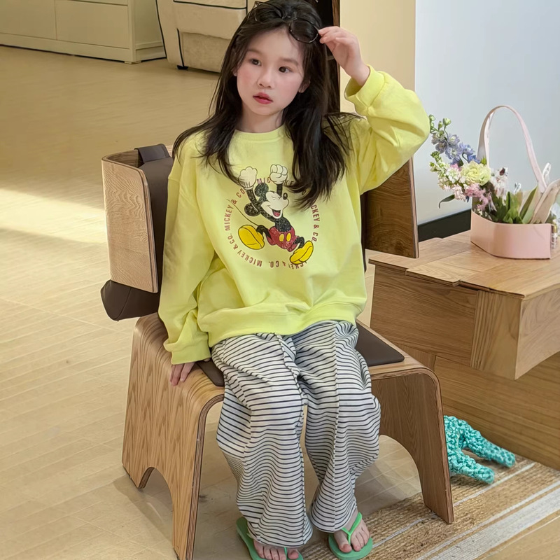 Mo Xiaomeng Children's Sweatshirt 2026 Autumn Korean Version Girls' Printed Cartoon Mickey Sweatshirt Casual Round Neck Versatile Top Mo Xiaomeng Children's Sweatshirt 2026 Autumn Korean Version Girls' Printed Cartoon Mickey Sweatshirt Casual Round Neck Versatile Top