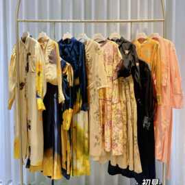 中国风女装品牌折扣撤柜女装一手货源批发正品真丝杂款尾货剪标春
