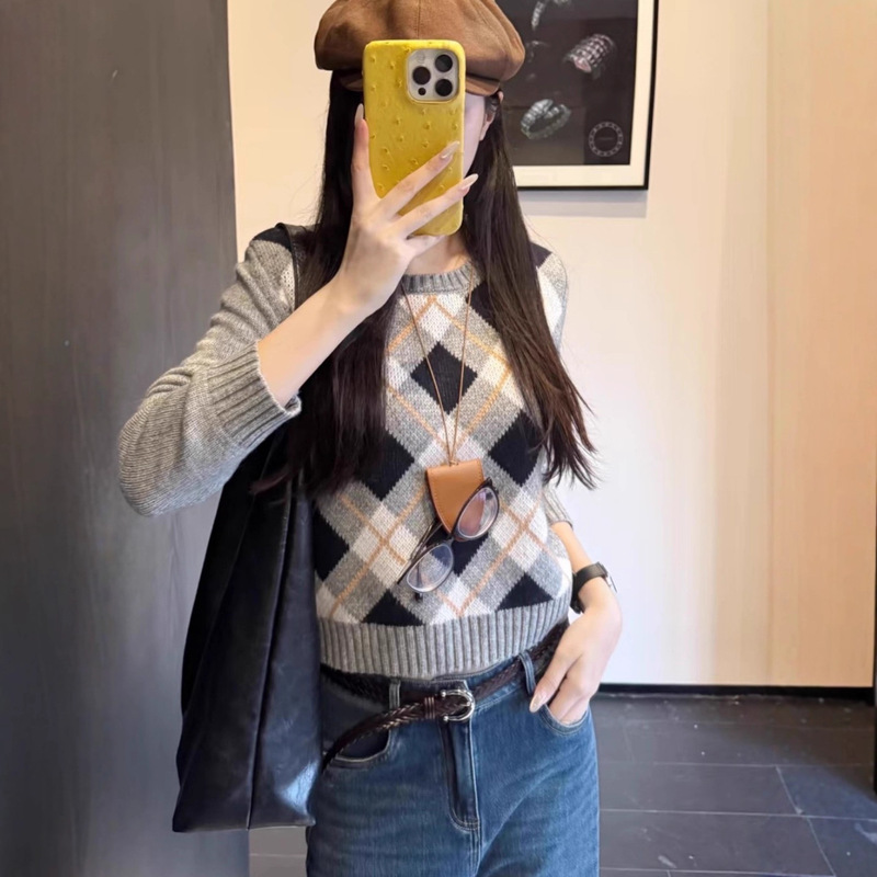 2025 Autumn New Style Retro Scottish College Style Contrast Color Diamond Embroidery Sweater Cardigan for Women