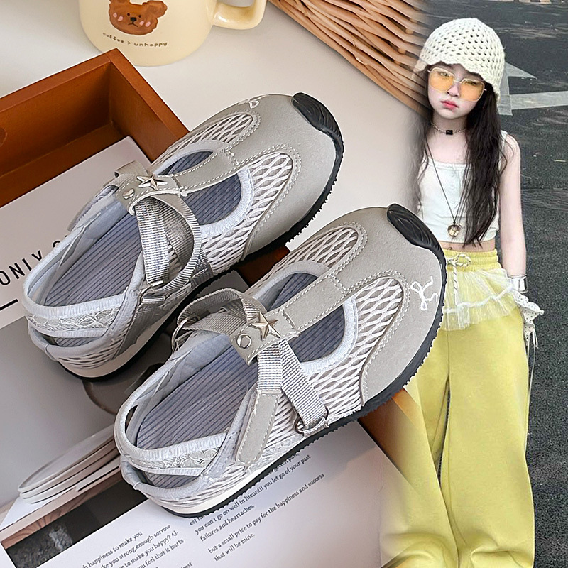 Zapatos de moda para niñas versátiles 2026 verano nuevos zapatos de moda para niños respirables sandalias casuales planas
