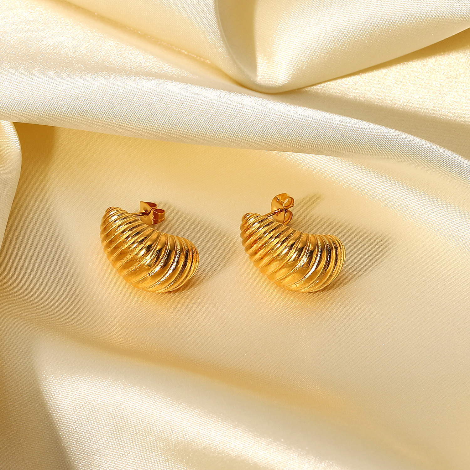 fashion 18K goldplated irregular spiral pattern stainless steel earringspicture1