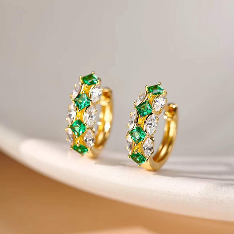 Adornos de joyería de lujo de Cao Shi con ojo de caballo de diamante en contraste para mujer, textura geométrica francesa_voghion.com