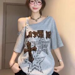 美式斜肩短袖t恤女2025夏季新款甜酷辣妹设计感小众显瘦露肩上衣