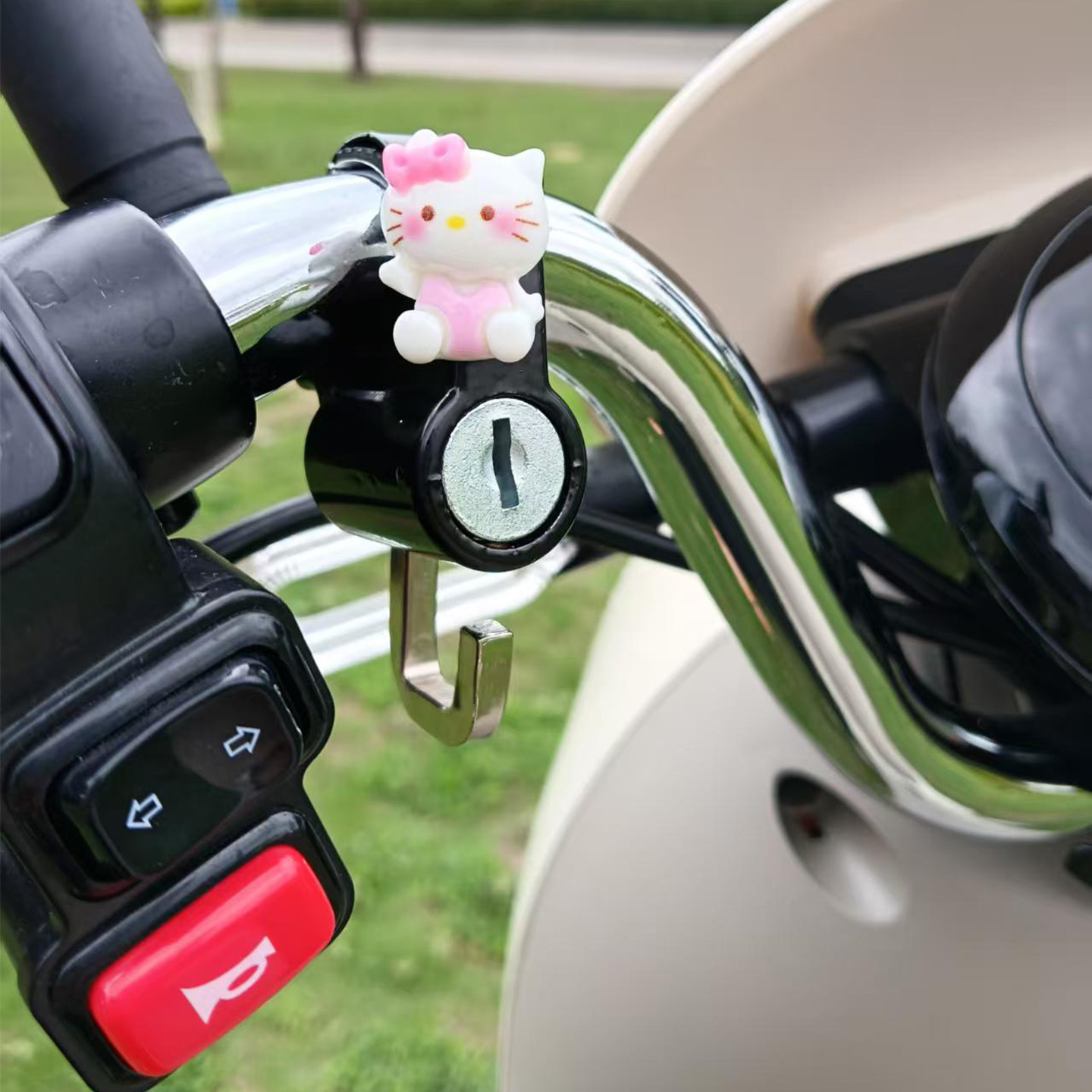 Cartoon Helmet Lock for Bicycles, Electric Vehicles, Motorcycles, Scooters, Mountain Bikes, Baby Strollers, Multifunctional Anti-Theft Lock Hook
