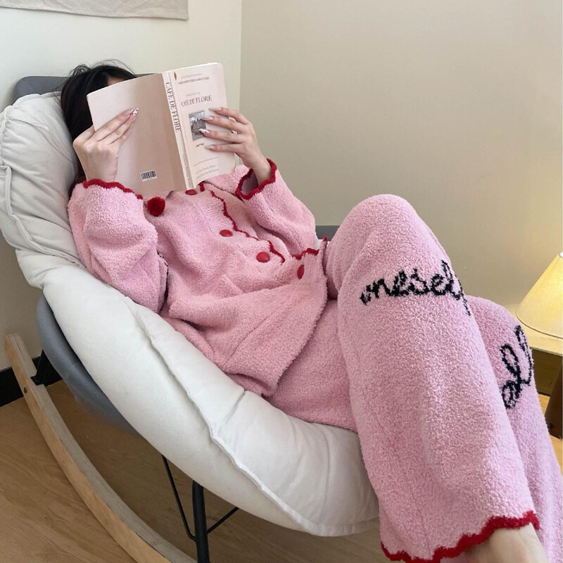 Cute Korean Design Thickeneded Velvet Pajamas for Women Autumn and Winter 2025 Soft Waxy Cardigan Pants Home Wear Set
