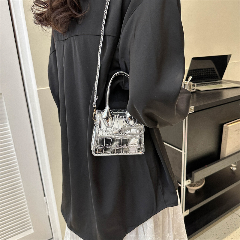 187g Weight Sewing Thread Fashion Element Magnetic Buckle Closure Type Single Shoulder Strap Strap Type Shoulder Bag Bags Type Casual Occasion Pu Leather Material Solid Color Pattern All Seasons Season Women's Gender Streetwear Style Square Shape Small Size Women's Small Pu Leather Solid Color Streetwear Sewing Thread Square Magnetic Buckle Shoulder Bag 27