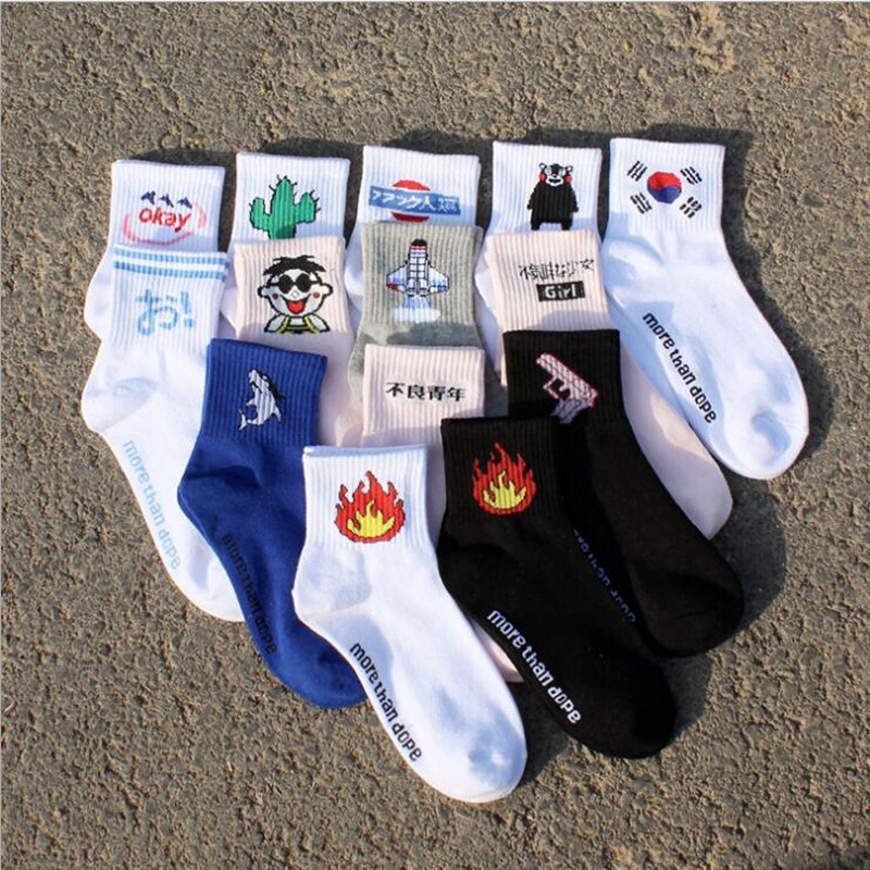 Harajuku wind tide brand men's and women's lovers socks students art funny short tube sports cotton socks manufacturers wholesale
