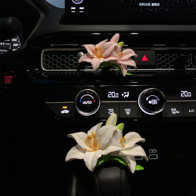 ユリの花の車の香薫の車のエアコンの吹き出し口の装飾の拡香石の香りの花の車内の装飾品の置物の女性|undefined