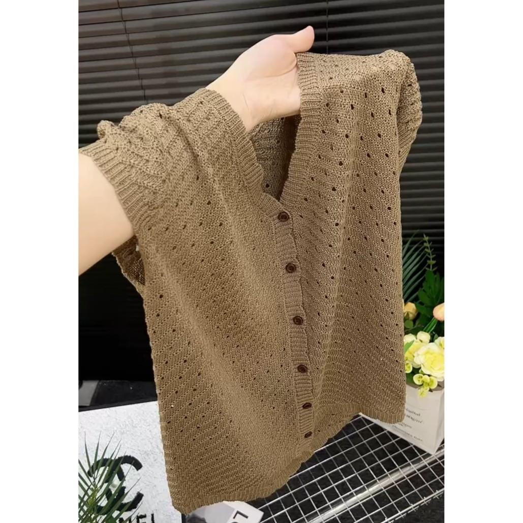 Relaxed and casual V-neck knitted short-sleeved cardigan, new summer 2026 style, high-end hollowed-out texture women's top