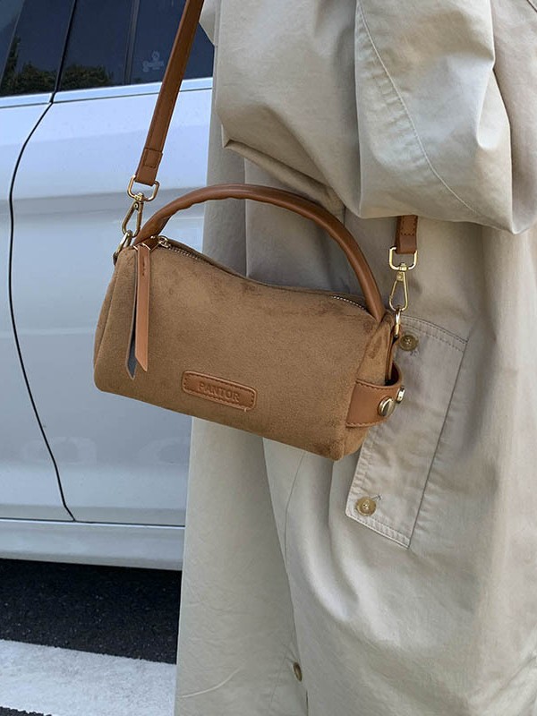 Transfronterizo de alto nivel nicho de diseño bolso de almohada portátil para mujeres 2025 nuevo retro vello retro bolso de mochila retro