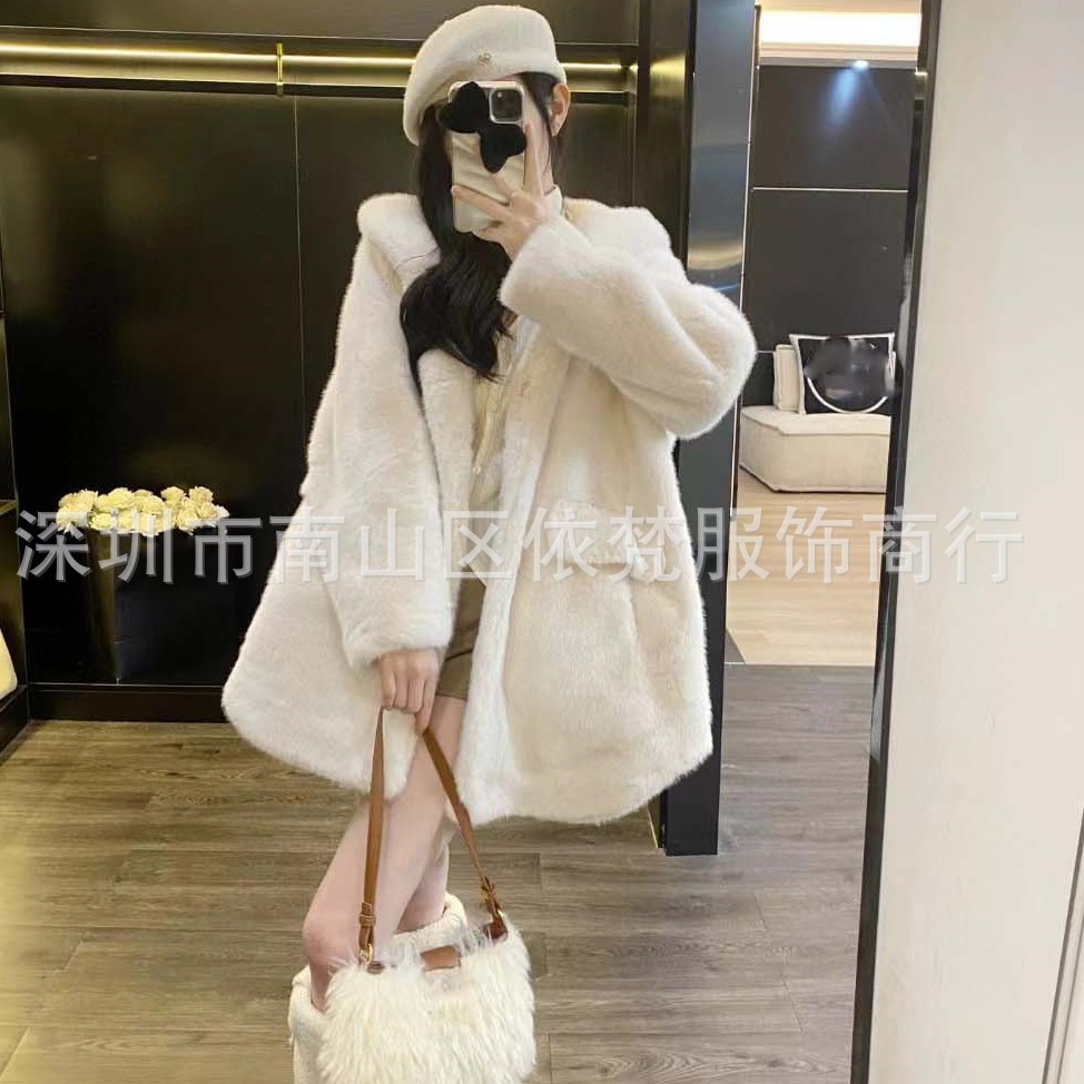 深圳南油高端欧美原单小香风时髦气质优雅獭兔毛皮毛一体连帽外套