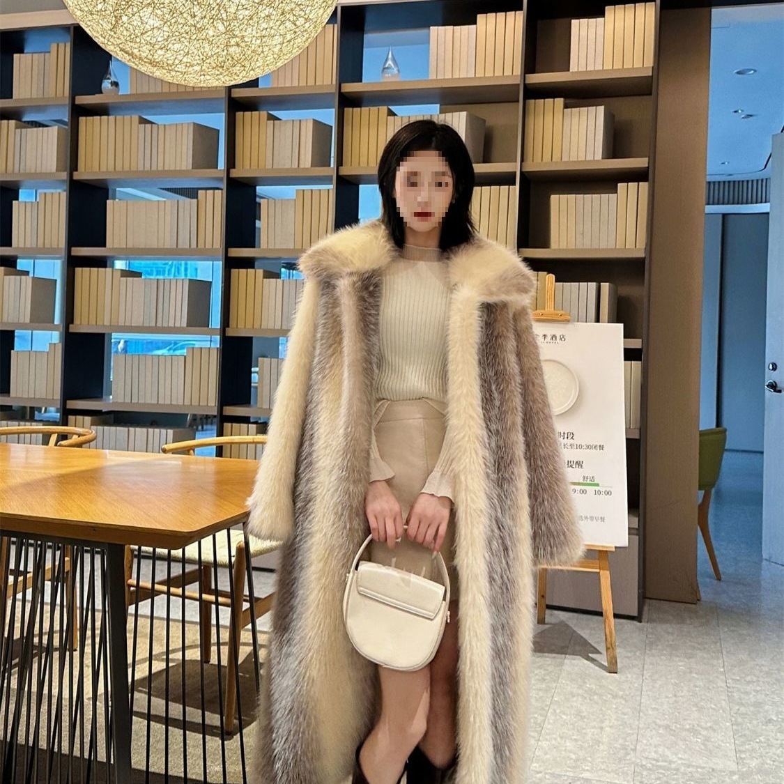 New cross-border winter faux fox fur striped coat for women, long, loose, thick, and fluffy.