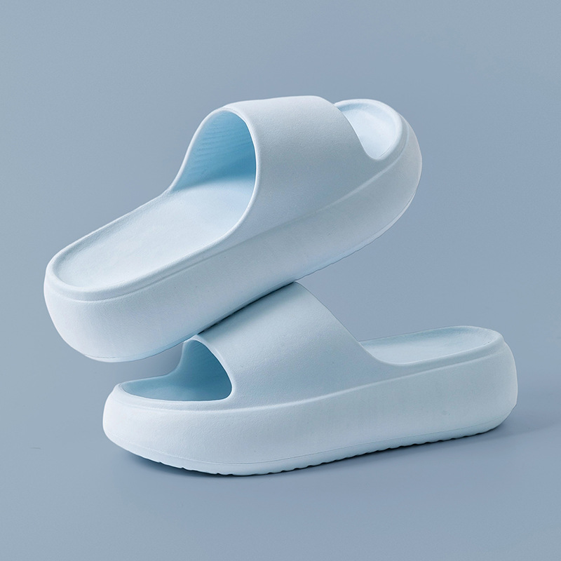 Nuevas pantuflas de suela gruesa para mujer, pantuflas ligeras de EVA para verano, antideslizantes, para playa, con aumento de altura.