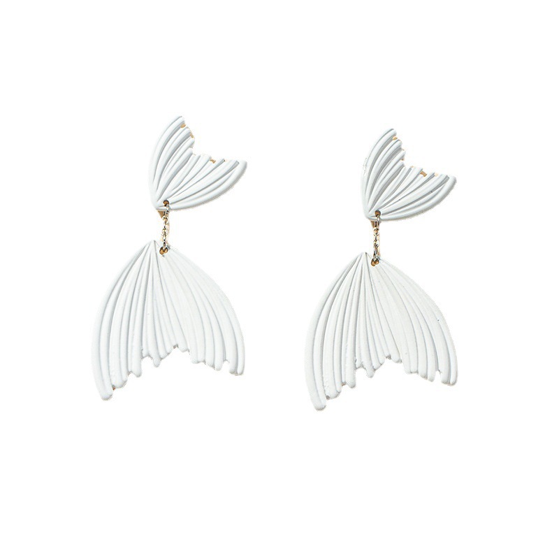 Wholesale White Fish Alloy Retro Earrings display picture 1