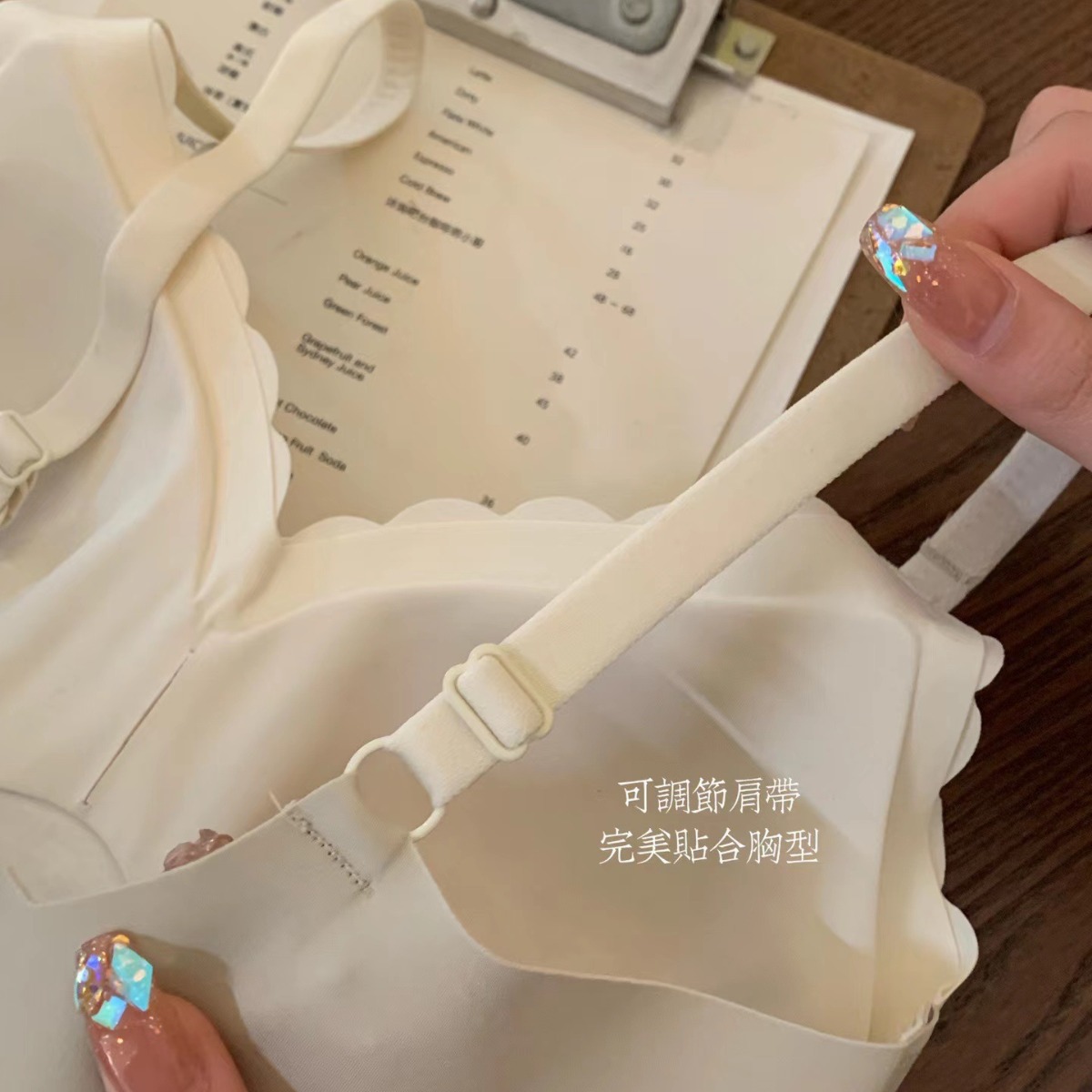 Mantenimiento de colágeno de encaje de látex ropa interior sin costuras inalámbrico push-up colección de mama sujetador ajustable para mujeres