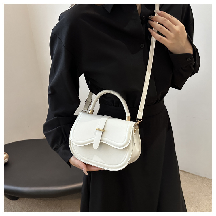 Einfache lässige 2024 neue modische und stilvolle einzelne Schulter Crossbody koreanische Version vielseitige kleine quadratische Tasche für_voghion.com