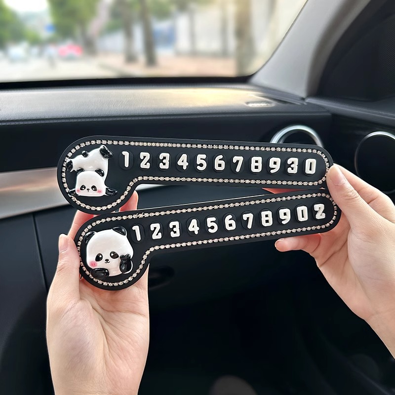 Espacio de estacionamiento temporal del automóvil, número de matrícula móvil, placa de estacionamiento, bricolaje, nueva chica linda creativa, teléfono móvil en el automóvil