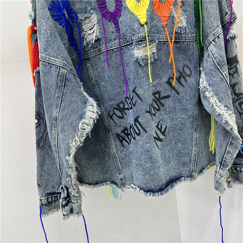 Estación europea 2024 nueva personalidad de bordas pintadas a mano denim chaqueta corta graffiti de la industria pesada de la mujer chaqueta corta con diamantes
