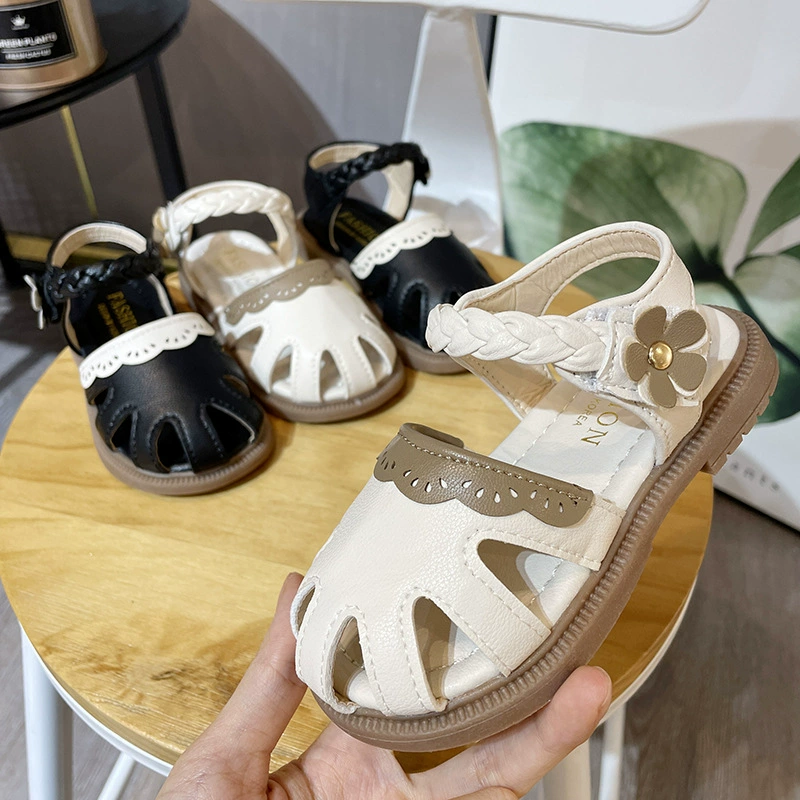 Сандалии Baotou для девочек, детская обувь, новинка 2023 года, летняя детская обувь, Нескользящая обувь принцессы на мягкой подошве для маленьких девочек