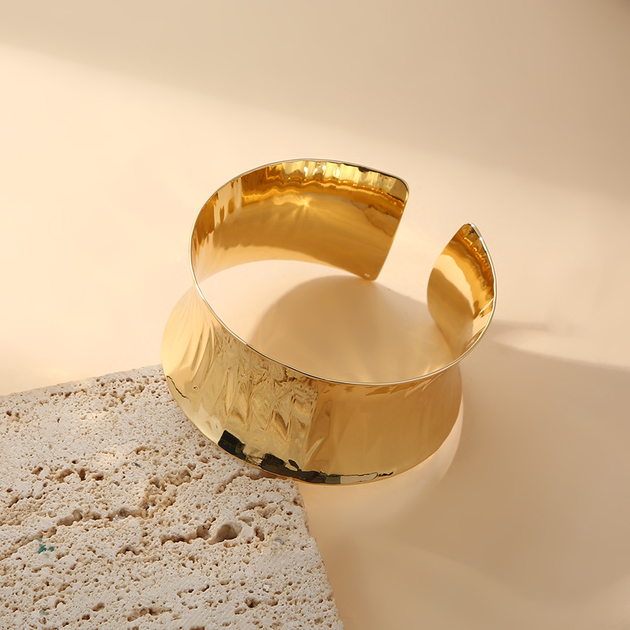 Minimalist Gold-plated Brass Wide Bracelet For Women And Men_voghion.com