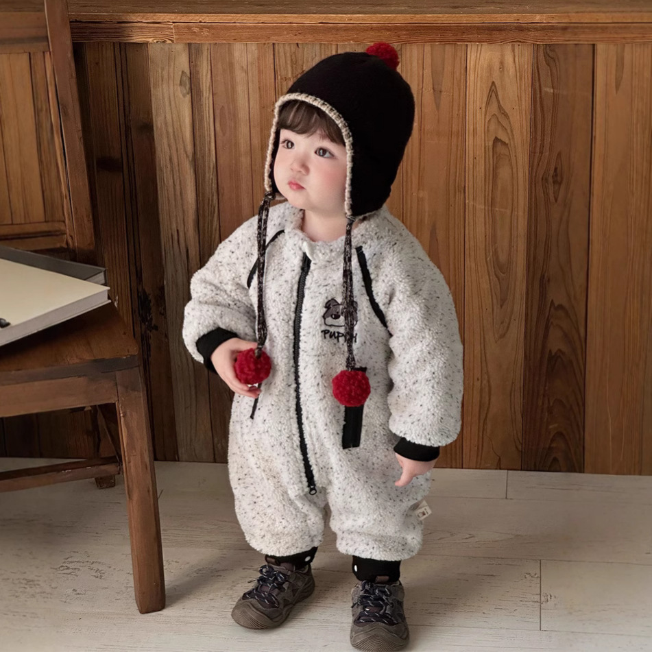 2024 nuevo mono de bebé de invierno acolchado de dibujos animados peludo cachorro engrosado y cálido bebé saliendo traje de escalada