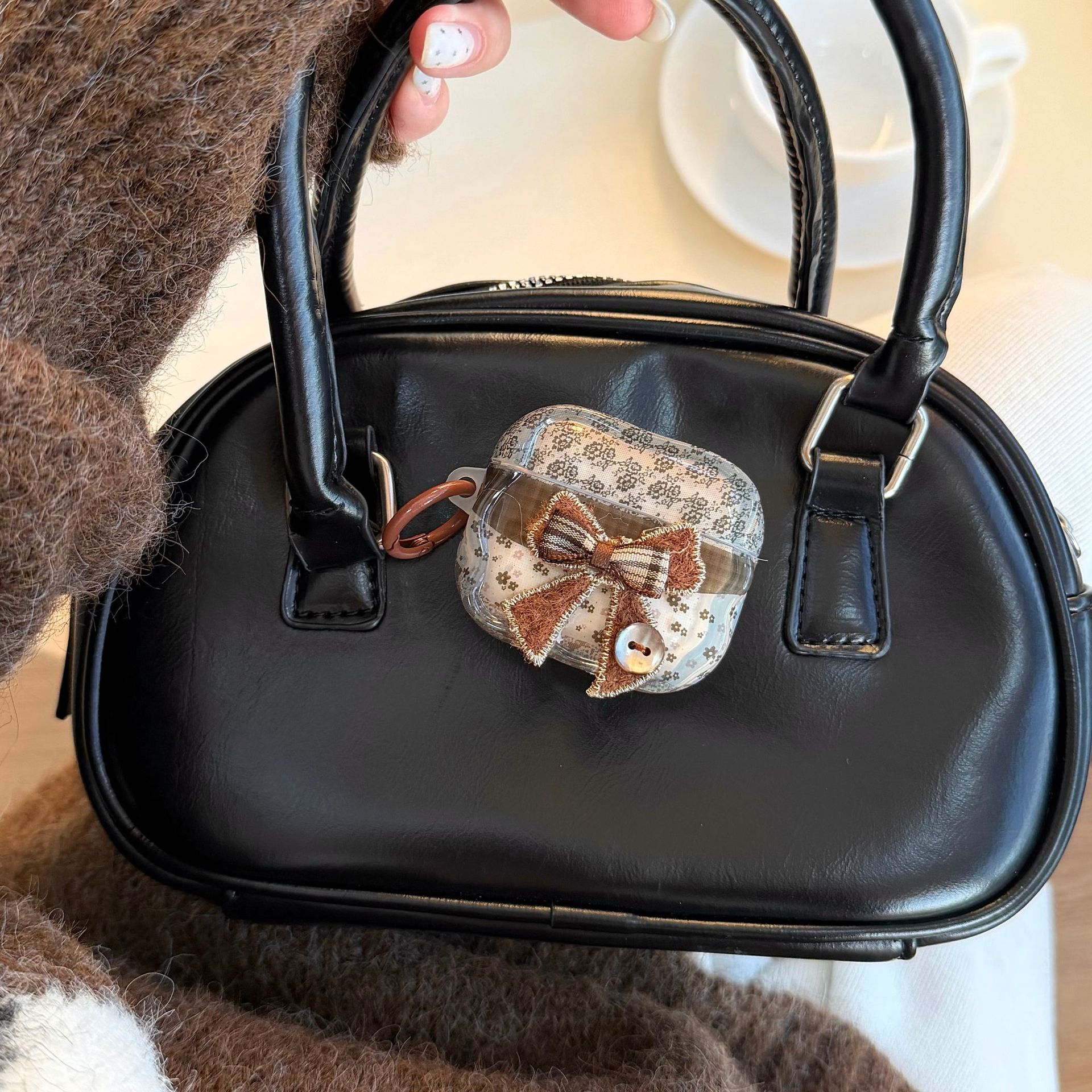 Floral Stitching Bow Embroidery Earphone Shell | Fresh Handmade Wind | Adapted To AirPods 4&Pro 3 Protective Case_voghion.com