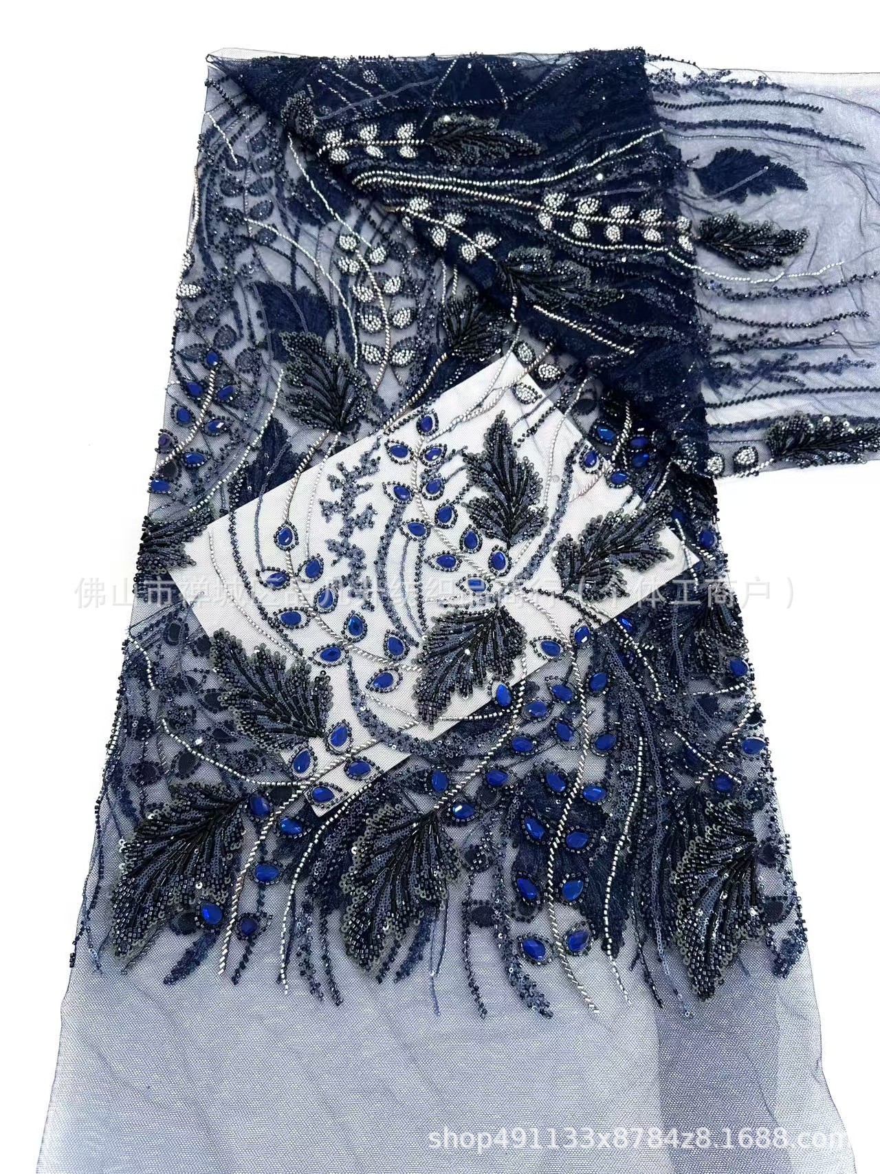 Tejido de encaje bordado de perlas de perlas de perlas de contraposición pesada vestido de boda de moda de la princesa famosa cena de tela