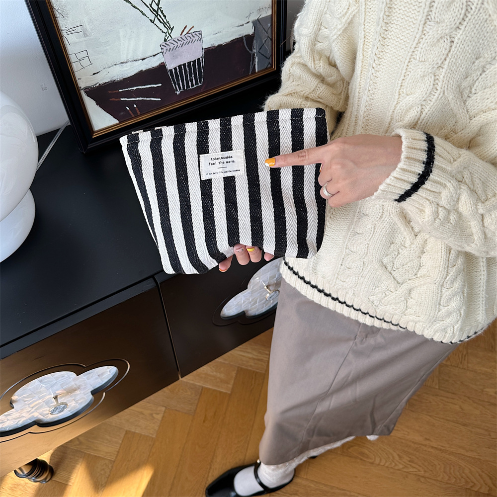 97g Weight Canvas Lining Material Zipper Closure Type / Strap Type Cosmetic Bag Bags Type Casual, Holiday Occasion Canvas Material Bag, Stripe Pattern All Seasons Season Women's Gender Streetwear Style Square Shape Medium Size Streetwear Bag Stripe Canvas Square Makeup Bags 33
