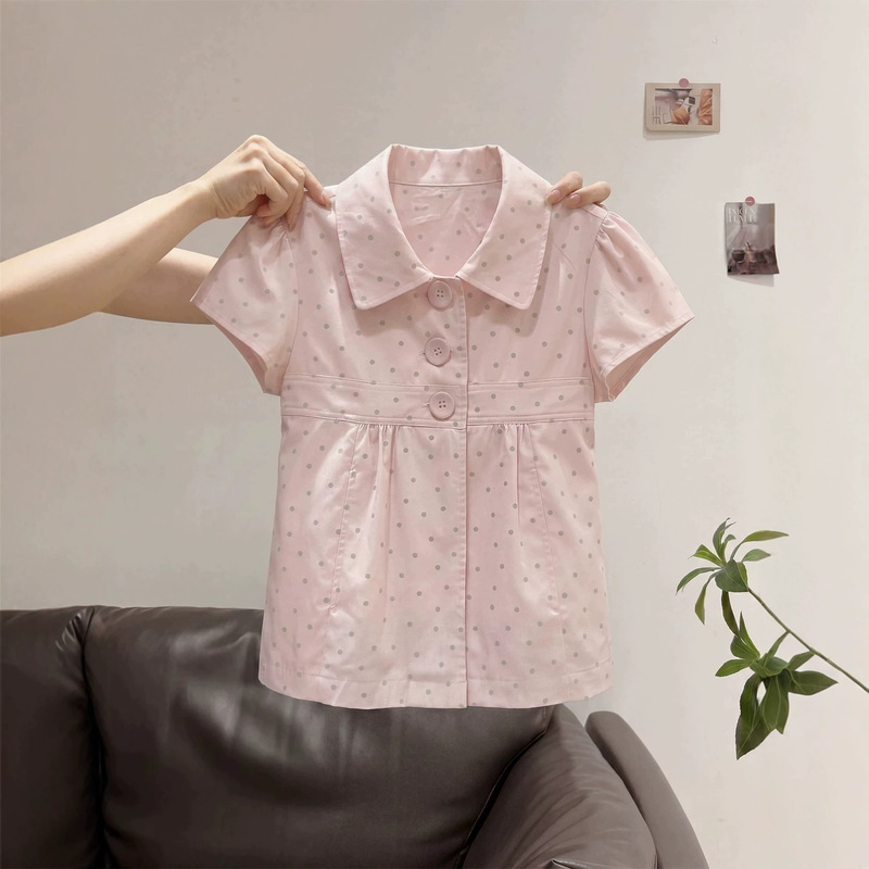 Korean-style college-style pink polka dot shirt with doll collar for women, new summer model with airplane sleeves, youthful and casual short-sleeved top Korean-style college-style pink polka dot shirt with doll collar for women, new summer model with airplane sleeves, youthful and casual short-sleeved top
