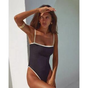 2025�W��Ӿ�b�¿�Ů���s�ڰ�ƴɫС���LbikiniӾ�¿羳����Ȼ���