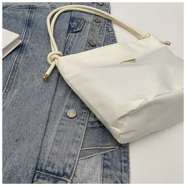 2025 New Korean-style fashionable and niche single-shoulder bag, hand-held trendy and casual bucket bag, women's commuting crossbody bag for work undefined