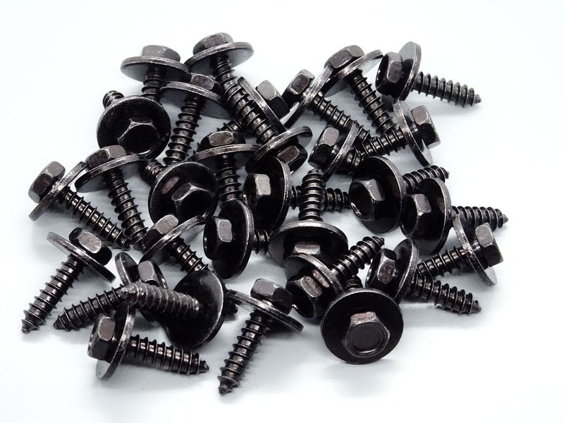 Suitable for Mercedes-Benz BMW seat fixed screw wheel arch cover skid plate chassis Bolt wheel cover car self-tapping screw