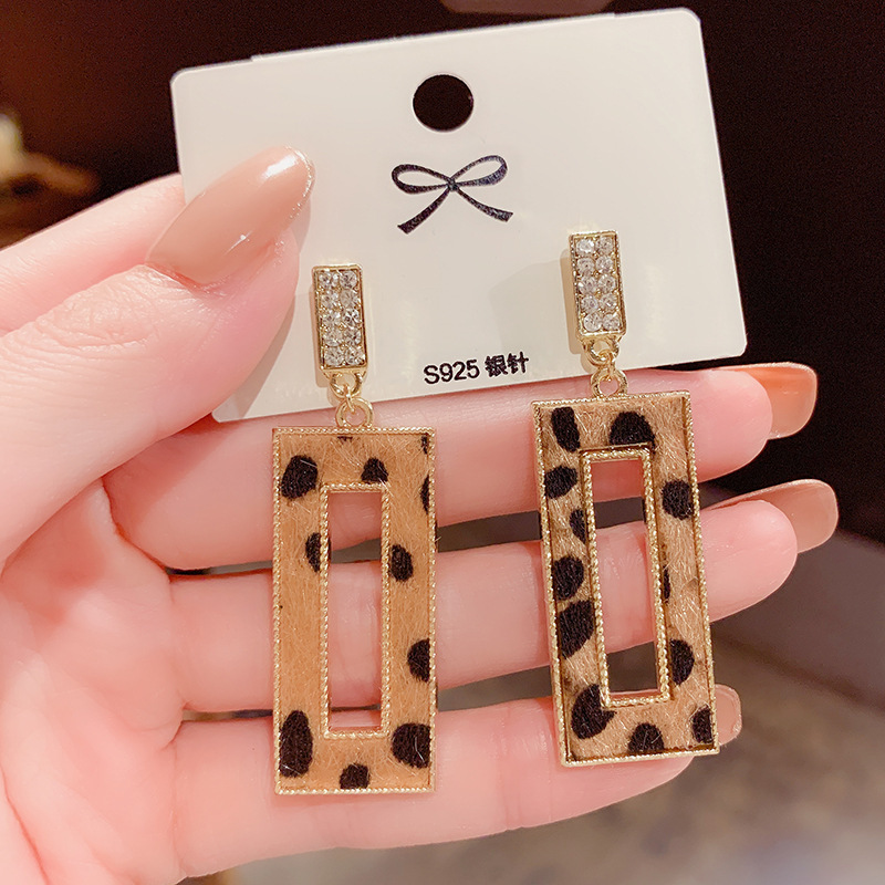 s925 silver needle rectangular leopard print plush earrings