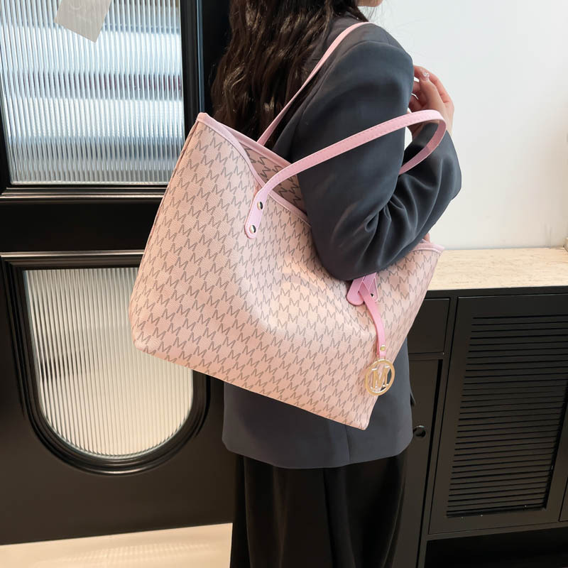 Personalidad transfronteriza bolso de gran capacidad 2025, nuevo bolso de gran tamaño, bolso de hombro de viaje de diamante para mujeres