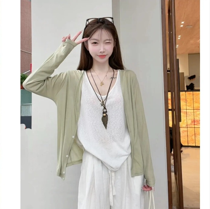 Lightweight Knitted Cardigan for Women, Spring Season, Relaxed Casual Style, Slimming Top, Covers the Body, Sun Protection Cardigan, Thin Jacket Lightweight Knitted Cardigan for Women, Spring Season, Relaxed Casual Style, Slimming Top, Covers the Body, Sun Protection Cardigan, Thin Jacket