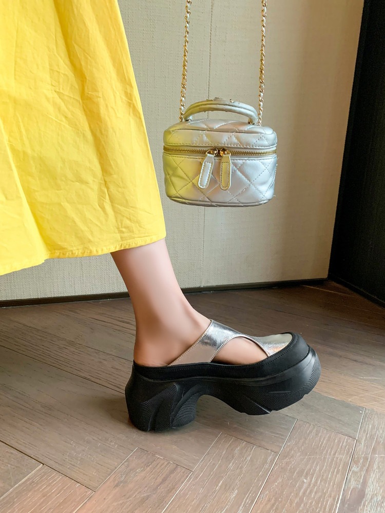 Dép sandal nữ da thật họa tiết da báo đế xuồng cao gót 9 cm — Trang chủ, màu đen, bạc chi tiết 19