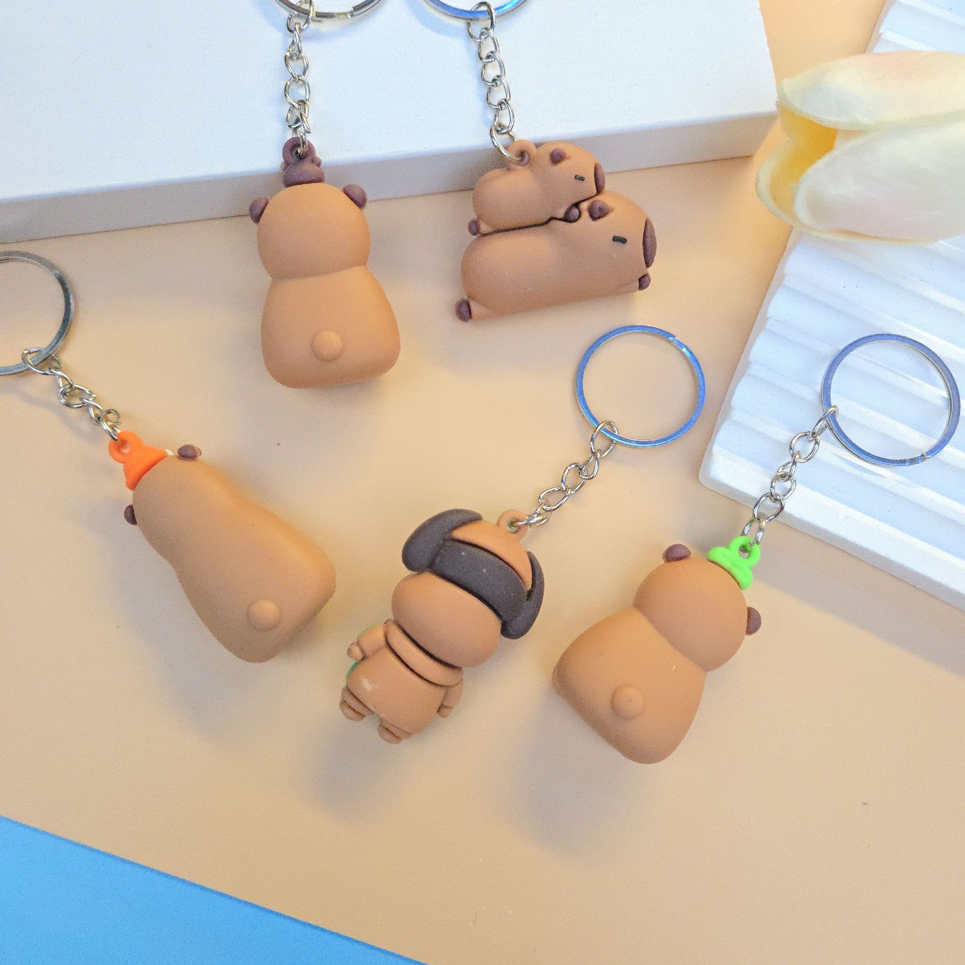 (2개) 창조적 인 멀티 모양 카피발라 블라인드 박스 키 체인 귀여운 3 차원 작은 카피 바라 돌고래 가방 펜던트 선물