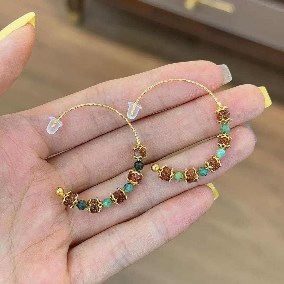 秋冬简约时尚复古精致金沙石耳环轻奢高级感耳圈耳饰女设计感小众