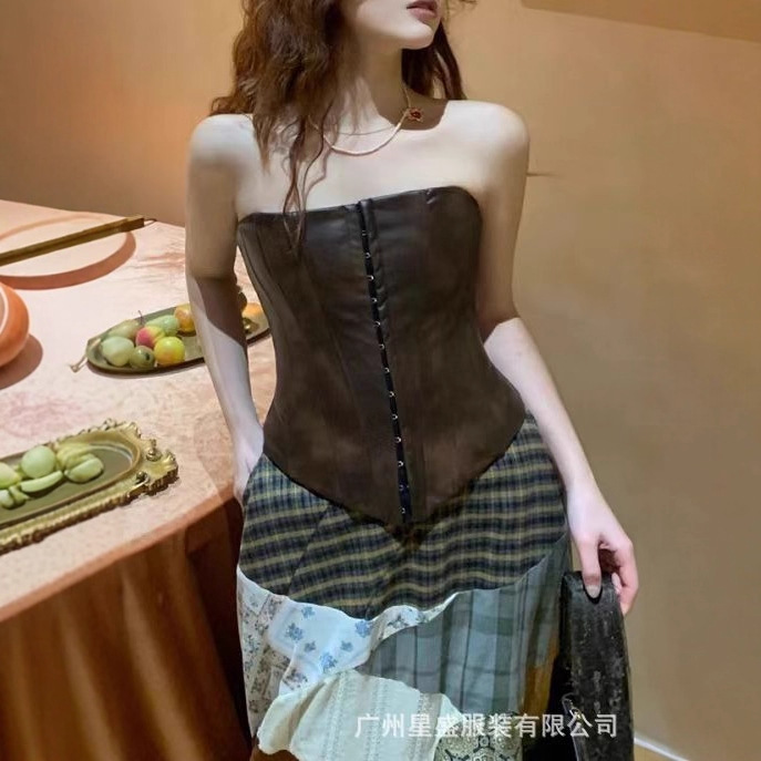 Korean Style Fashionable Sexy Asymmetrical Splicing Pu Leather Tube Top Vest for Women in Autumn and Winter, Short Versatile Top for Inner Wear and Outer Wear Korean Style Fashionable Sexy Asymmetrical Splicing Pu Leather Tube Top Vest for Women in Autumn and Winter, Short Versatile Top for Inner Wear and Outer Wear